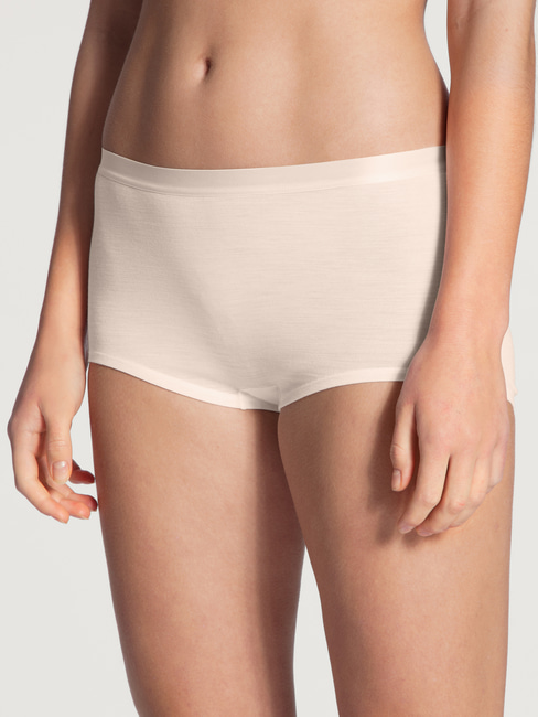 https://www.calida.com/cdn-cgi/image/width=488%2Cquality=95%2Cdpr=1%2Cformat=auto/out/pictures/master/product/1/Calida-True-Confidence-Panty-aus-Wolle-Seide-high-waist-beige-24435-090__1622640812__.jpg