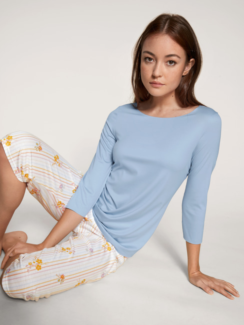 106 Unbuttoned Pajamas Stock Photos, High-Res Pictures, and Images